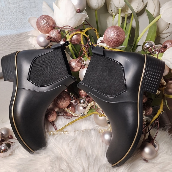 kate spade Shoes - Kate Spade New York Women's Star Rain Boots Brand new